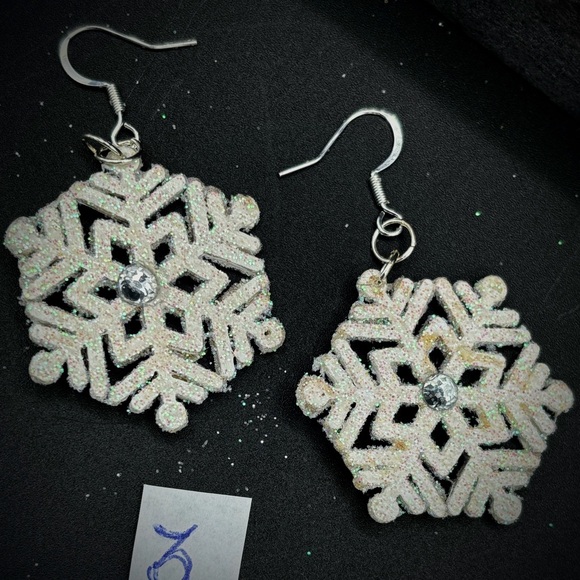 Handmade Hypoallergenic Snowflake Earrings. New Item Made by me. Choice of Style - Picture 5 of 6